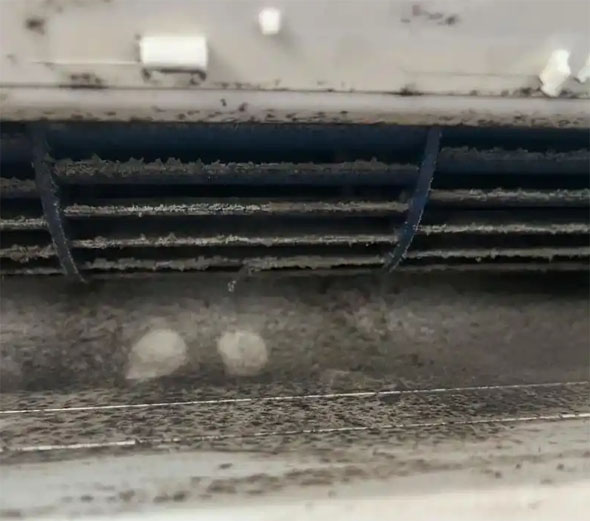 潍坊空调吹的风有股烧焦味是怎么回事